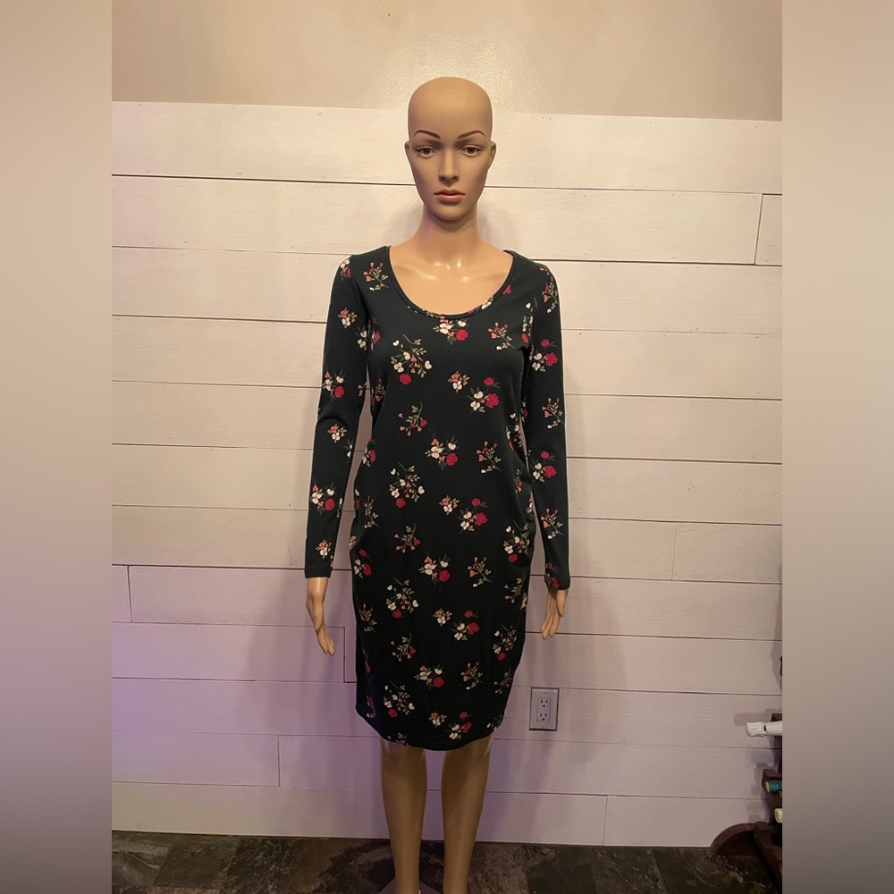 Dark green floral old navy maternity midi dress